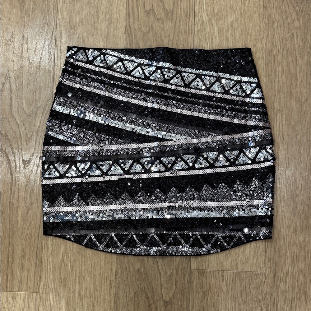 Express Aztec Black and Silver Patterned Mini Ski… - image 5